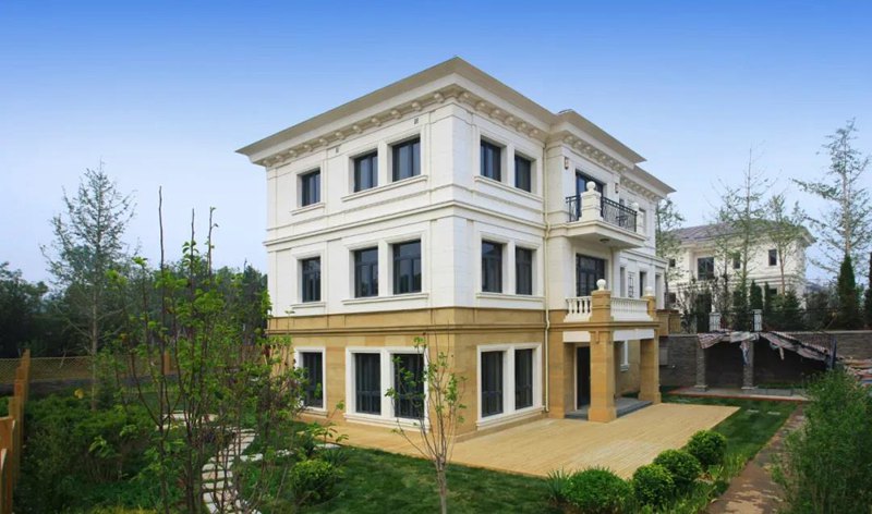 盤點(diǎn)2020年人氣最旺的10套農(nóng)村3層高輕鋼別墅！(圖1)