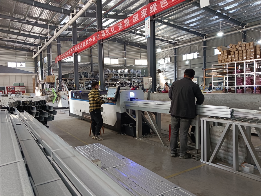 輕鋼龍骨別墅生產設備有哪些品牌?(圖2) 輕鋼龍骨別墅生產設備有哪些品牌?(圖2)