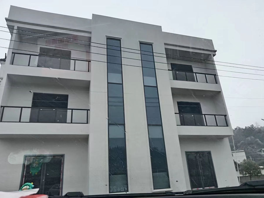 輕鋼別墅的窗戶用什么規格的好？