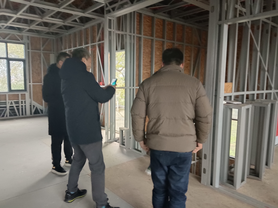 法國(guó)華僑代表團(tuán)蒞臨睿婕輕鋼別墅工廠考察，探尋合作機(jī)會(huì)！(圖2)