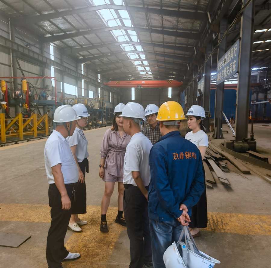 厄瓜多爾建筑商考察睿婕工廠：輕鋼別墅出口南美，合作前景廣闊！(圖3)